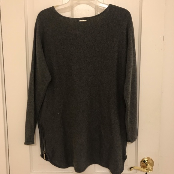 Michael Kors sweater. size L - Picture 3 of 7